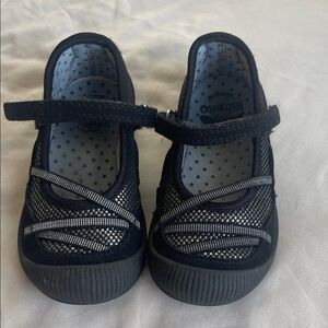 OshKosh B'gosh Black and Gray Kids Shoes
